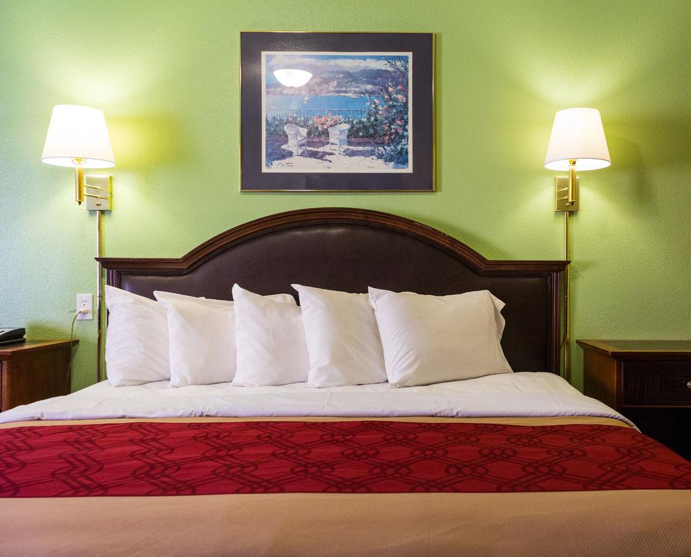 Econo Lodge Pryor Creek Luaran gambar