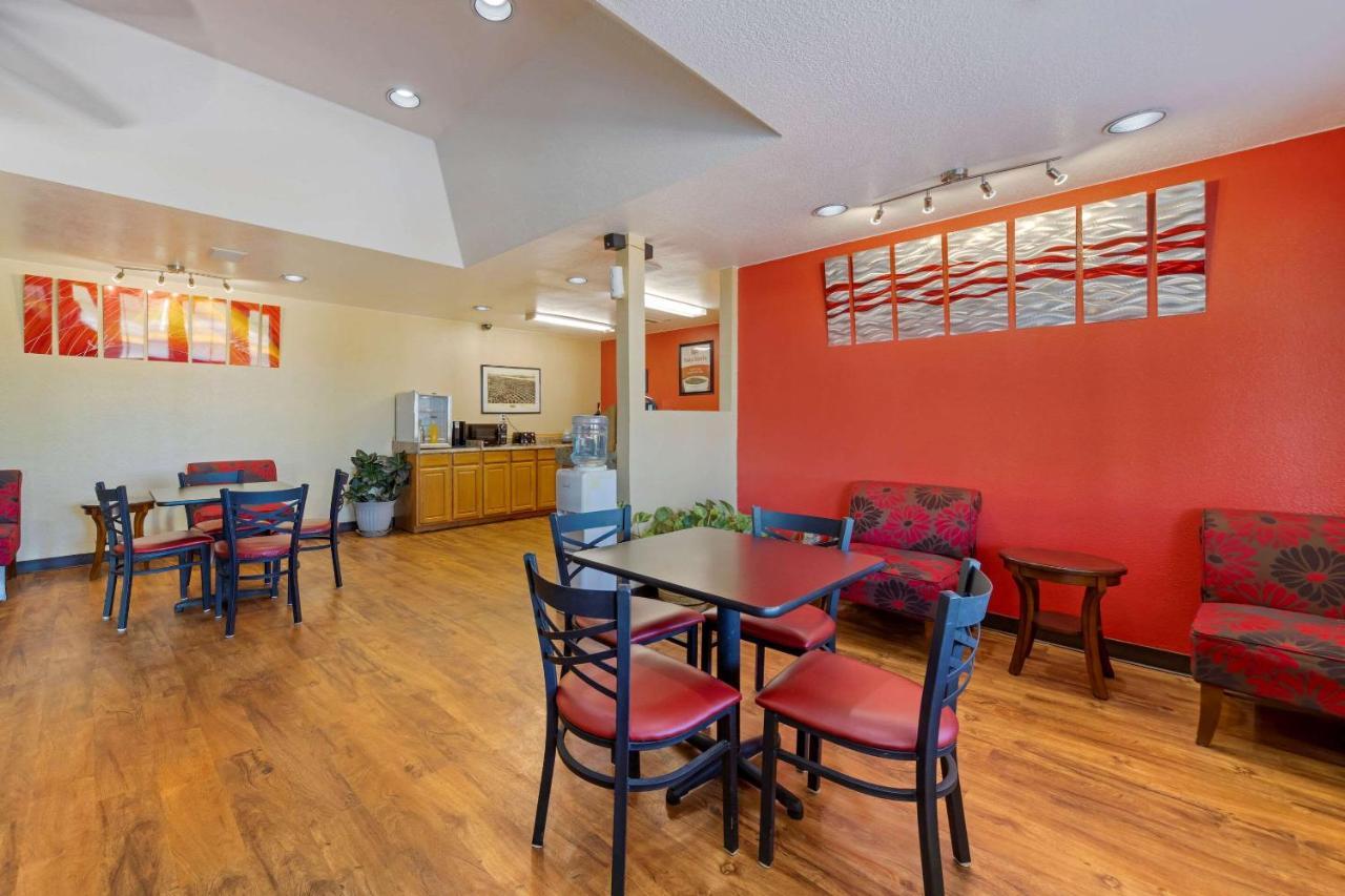 Econo Lodge Pryor Creek Luaran gambar